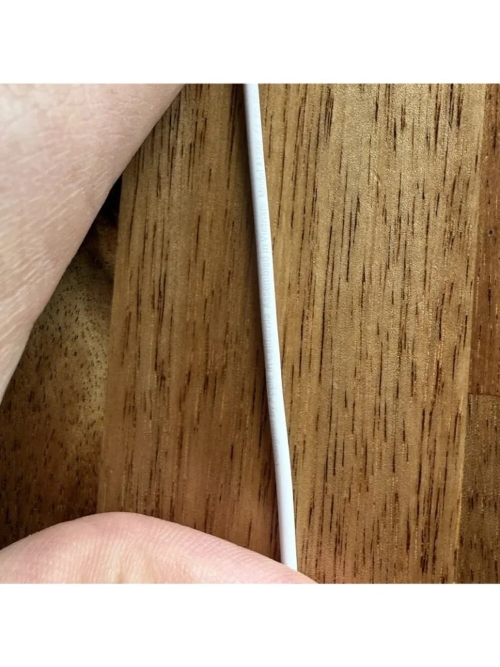 OEM Apple iPhone Wired Earpods Earphones Earbuds Lightning Authentic Retro Tech